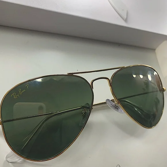Ray-Ban Aviator Green Sunglasses
 NEW IN BOX.
Never worn. Ray Ban Aviator RB3025 001/58 Polarized Gold Green G-15  main image 3